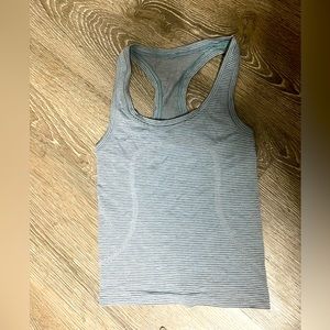 Lululemon Swiftly Racerback Tank 2.0 Size 2 Light blue/striped